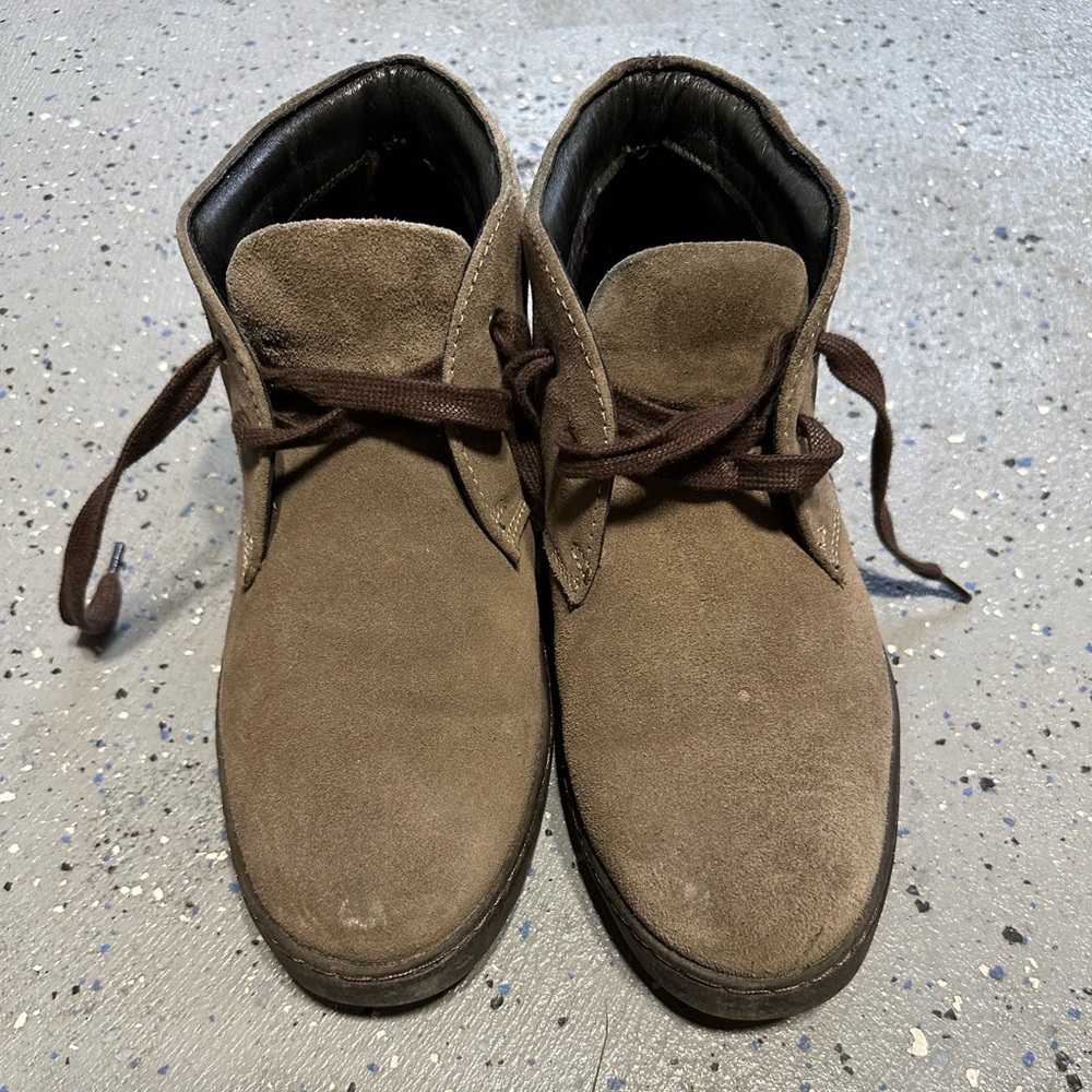 Italian Bata size 8.5 / 43.